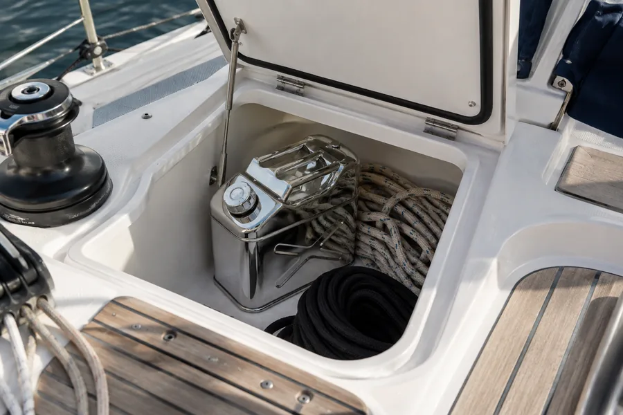 10L Stainless Steel Water Can in use: Marine