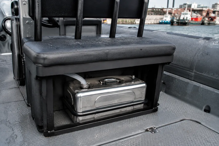 Horizontal Stainless Can — 5L / 10L / 20L in use: Coastal operations